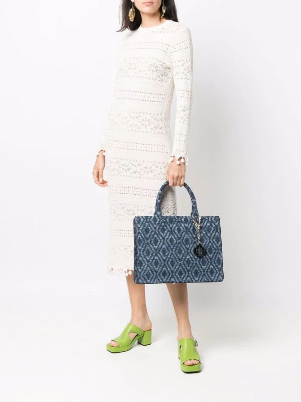 ( Neue Saison ) Maje Gemusterte Handtasche INDIGO 4 ( Neue Saison ) Maje Gemusterte Handtasche INDIGO – Bild 2