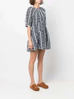 ( Neue Saison ) Maje Kleid Mit Geometrischem Muster D009 NAVY / ECRU 9 ( Neue Saison ) Maje Kleid Mit Geometrischem Muster D009 NAVY / ECRU -Outlet MAJE Store 18034075 38982521 600